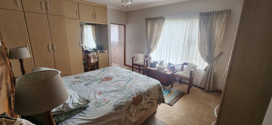 4 Bedroom Property for Sale in Fraaiuitsig Western Cape